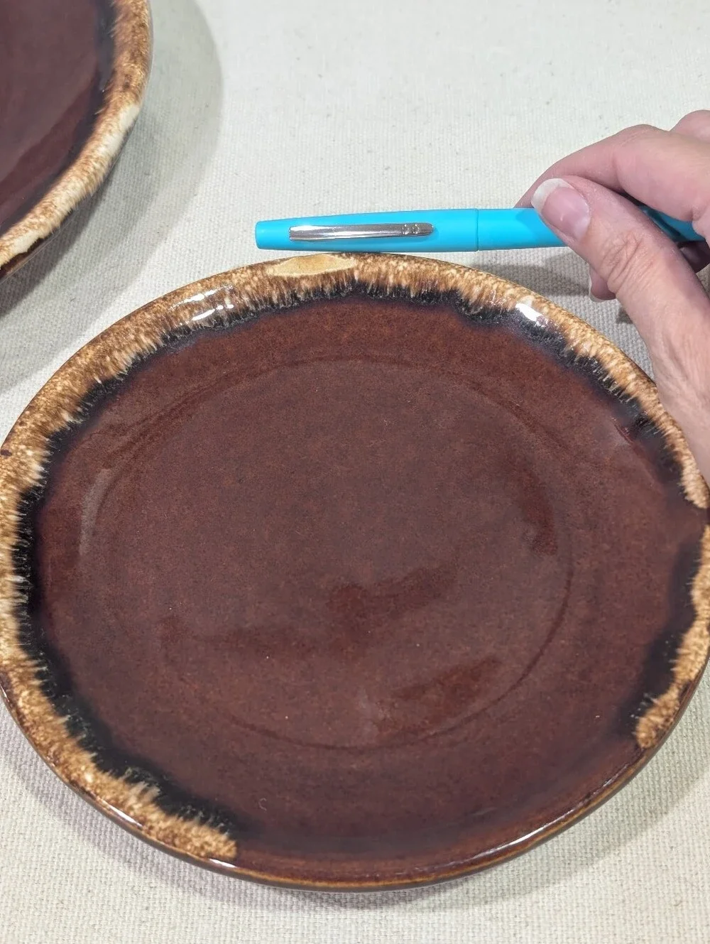 Vintage Hull pottery set of 3 plates brown glaze MCM 60s 70s Retro Grannycore